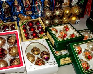 CHRISTMAS DECOR
