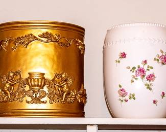 DECORATIVE ACCENTS