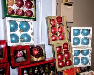CHRISTMAS DECOR