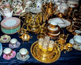 DECORATIVE CERAMICS AND PORCELAIN