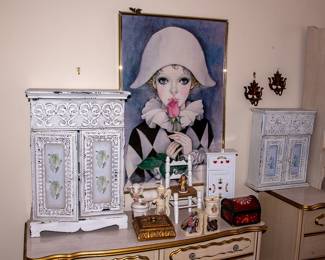 DECORATIVE ACCENTS