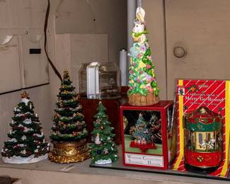 CHRISTMAS DECOR