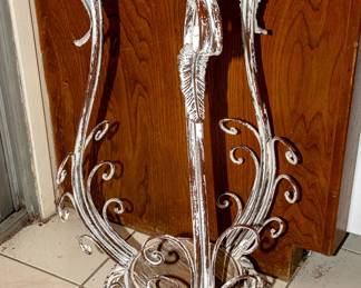 DECORATIVE ACCENTS