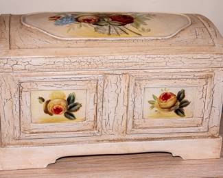 DECORATIVE ACCENTS