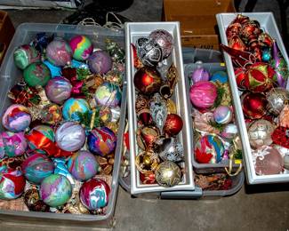 CHRISTMAS DECOR