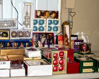 CHRISTMAS DECOR