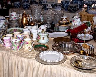 VINTAGE PORCELAIN AND CERAMICSVINTAGE PORCELAIN AND CERAMICS