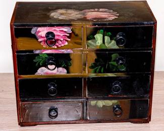 DECORATIVE ACCENTS