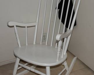 ROCKING CHAIR