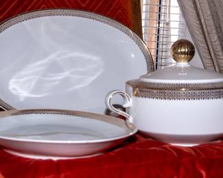 BAVARIAN CHINA SET