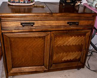 DINING SERVER