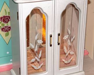 DECORATIVE ACCENTS