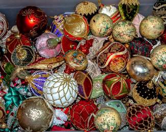 CHRISTMAS DECOR