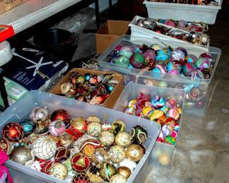 CHRISTMAS DECOR