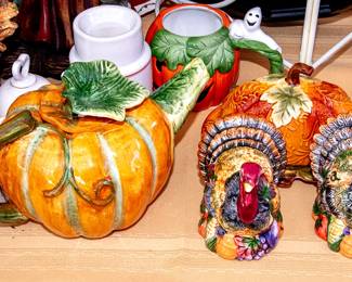 THANKSGIVING DECOR