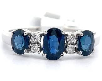 Stunning 1.72 Carat Very Fine Quality Natural Blue Sapphire & Diamond Ring in 14k White Gold