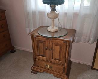 night stand & Alladin lamp