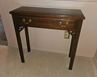 serving table