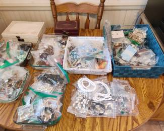 BARGAIN BAGS OF 1.00 JEWEL