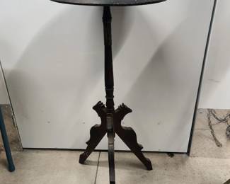 UNIQUE PLANT STAND HORSE HEAD CARVING NOT VISIBLE IN PHOTO
