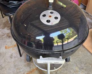 WEBER CHARCOAL GRILL