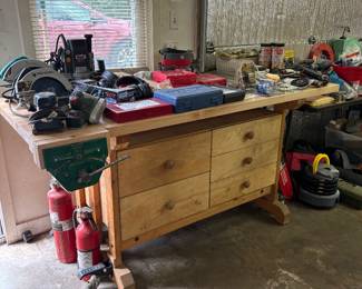 Wonderful Tool Bench on WHEELS!!!