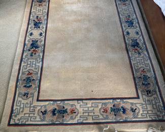 100% wool rug with Asian inspired boarders