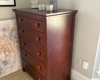 Another view of the 5-drawer chest of drawers