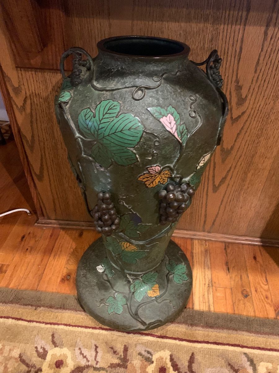 INNER CHINESE PALACE BRONZE VASE FOR IMPERIAL PALACE URN CIRCA 19TH CENTURY