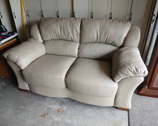 Super Comfy PLUSH Oversized Lazy Boy Loveseat only 400.00!