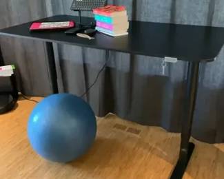 Adjustable height work station