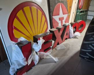 The large Shell and Texaco signs are 6ft x 6ft