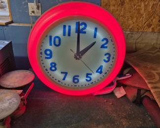 1950s Cleveland neon clock works great, very good condition