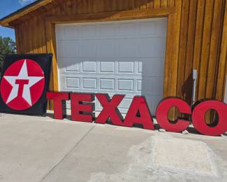 The TEXACO letters are 31" tall and lighted, they need to be rewired