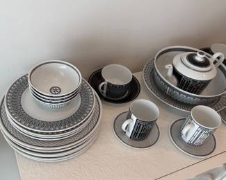 Hermes set of dishes for FOUR with boxes
