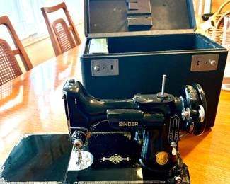 Antique Sewing Machine Singer 221