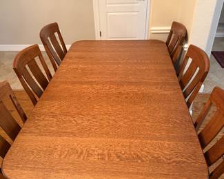 Amish built solid oak table 72 inch plus two leafs