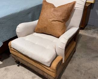 UPHOLSTERED CHAIR ORLANDO