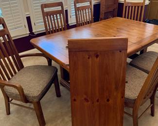 Solid oak dining table with leaf and 6 chairs