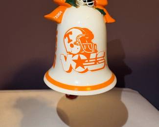Danbury Mint University of Tennessee Volunteers "2004" Football Helmet Bell Ornament