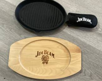 Jim Beam Cast Iron Fajita Skillet with Wooden Platter