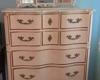005 French Provincial Chest of Drawers