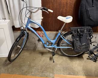 Townie 21 speed bike with pannier