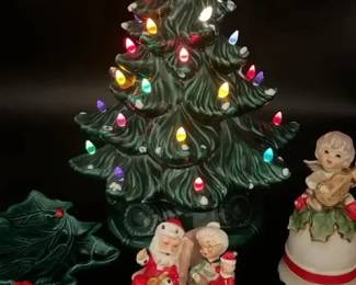 Lighted Ceramic Tree And Lefton Tray Figurines