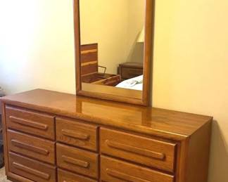 Bassett Wood Dresser And Mirror