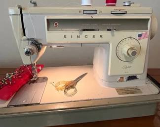Singer, Stylist 513 Sewing Machine And Cover