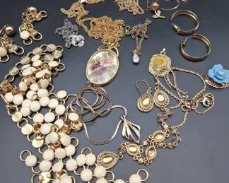 Vintage Fashion Jewelry