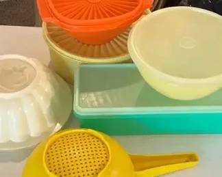 Vintage Tupperware, Various Colors And Sizes