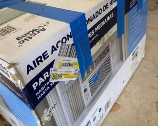 Arctic King 8000 BTU AC Window Unit