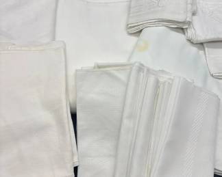 3 Cream Table Cloths With 3 Sets Of Napkins